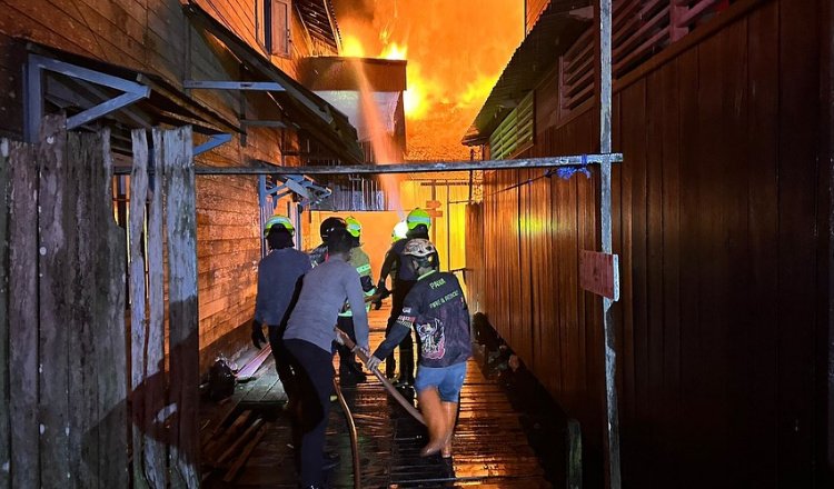 Respon Cepat Polres Kukar, Sat Samapta Bantu Evakuasi Kebakaran di Gunung Belah Tenggarong