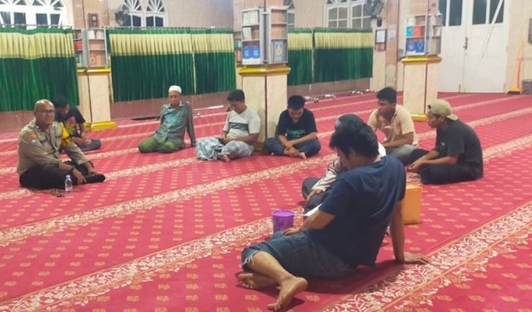 Bhabinkamtibmas Tanjung Laut Indah Berikan Pesan Kamtibmas Pada Takmir Masjid Nurul Bahri