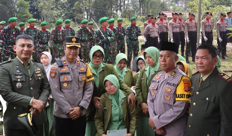 TNI-Polri Beri Penghormatan Terakhir Buat Kapten Armed Sarifudim Kodim 0912/Kubar