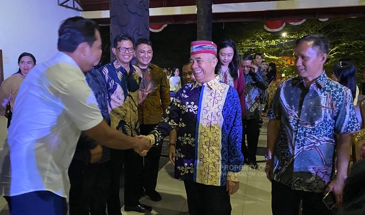 Wabup Kubar Resmi Buka Festival Dahau 2024 di Sendawar