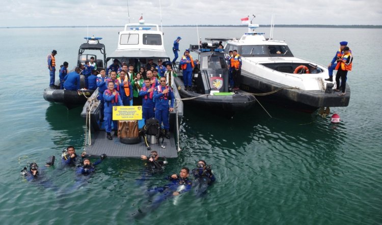 Ditpolairud Polda Kaltim Gelar Transplantasi Terumbu Karang untuk Pelestarian Laut