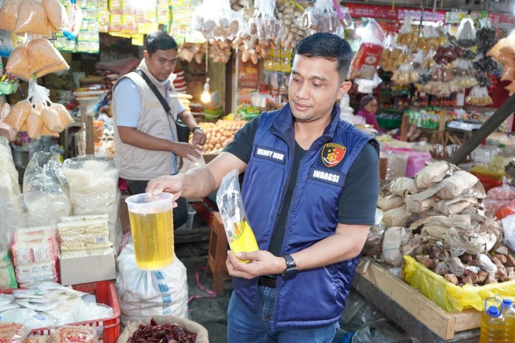 Ditreskrimsus Polda Kaltim Gelar Sidak Pasar, Pastikan Takaran Minyakita Sesuai Standar