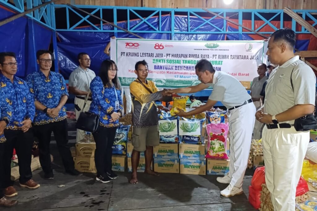 THA Group Kubar Salurkan Bantuan dan Gelar Bakti Sosial Kesehatan untuk Warga Terdampak Kebakaran di Kampung Sempant