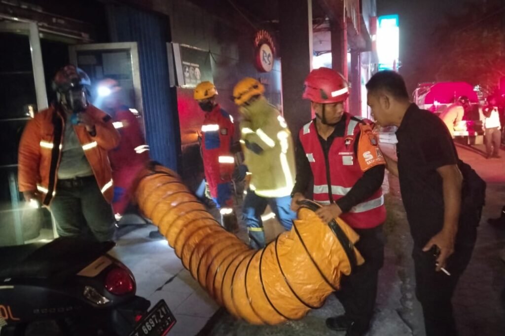 Kebakaran Cafe di Kawasan Ruko Bandar Balikpapan