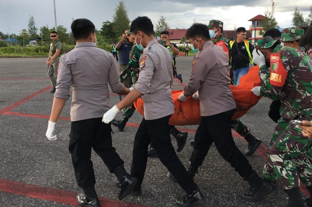 Polri Evakuasi Dua Jenazah Korban Pembunuhan KKB di Yahukimo