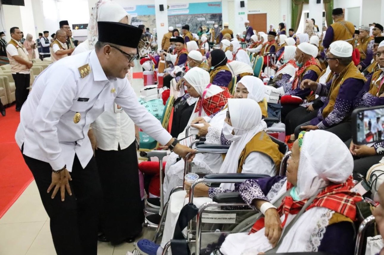 Kedatangan Jemaah Haji Kaltim, Wagub Seno Apresiasi Petugas Kesehatan Bekerja dengan Baik