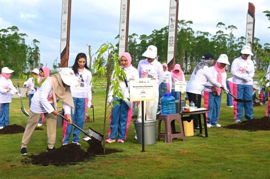 Gubernur Harum Ikuti Penanaman Pohon HUT ke-45 Dekranas di IKN