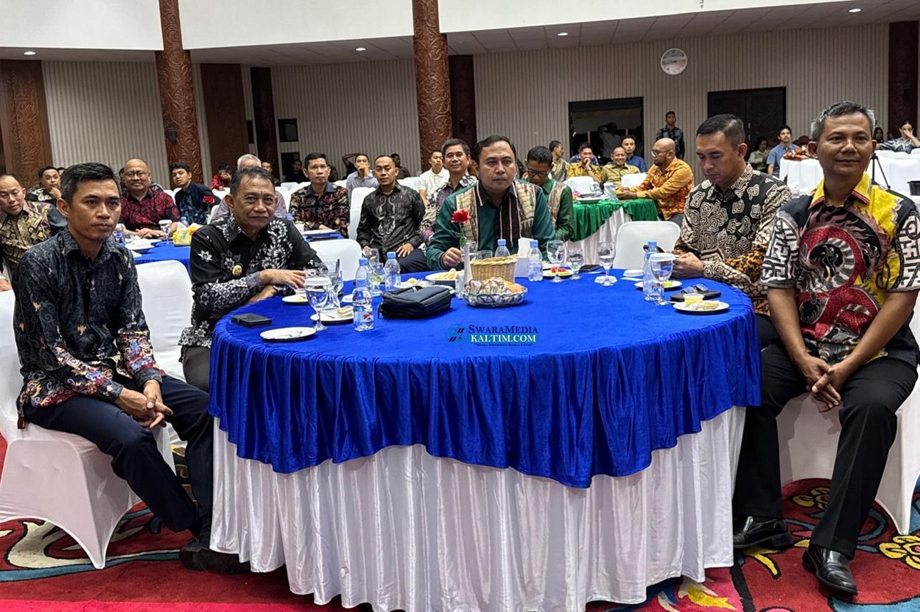 Tampak Wakil Bupati Kubar H Nanang Adriani hadir mendampingi Bupati Kubar Fredrick Edwin dalam pisah sambut Dandim 0912/Kbr di ATJ Setkan Kubar.