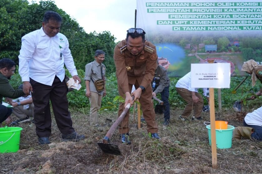 Gubernur Kaltim Silaturahmi dengan Komisi IV DPR RI di Mangrove Park
