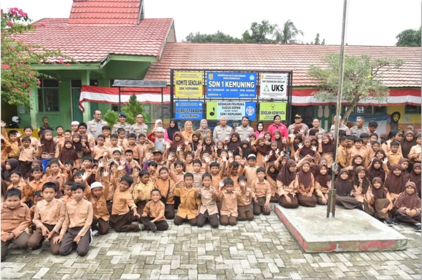 Grand Opening SPPG, Polda Kalsel Bagikan MBG untuk 1.700 Anak