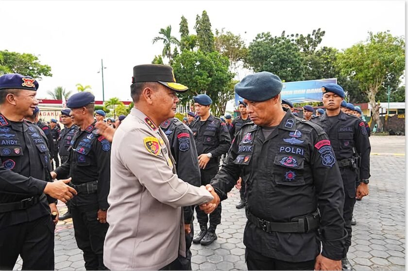Polda Kaltim Terjunkan 100 Personel Brimob BKO ke Jakarta