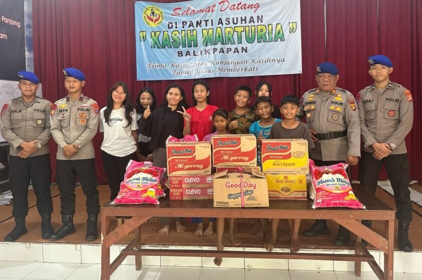 Ditpolrairud Bagikan Sembako ke Anak Asuh GKI Balikpapan