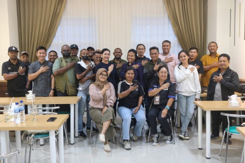Satgas Ops Damai Cartenz Jalin Silaturahmi dengan Wartawan