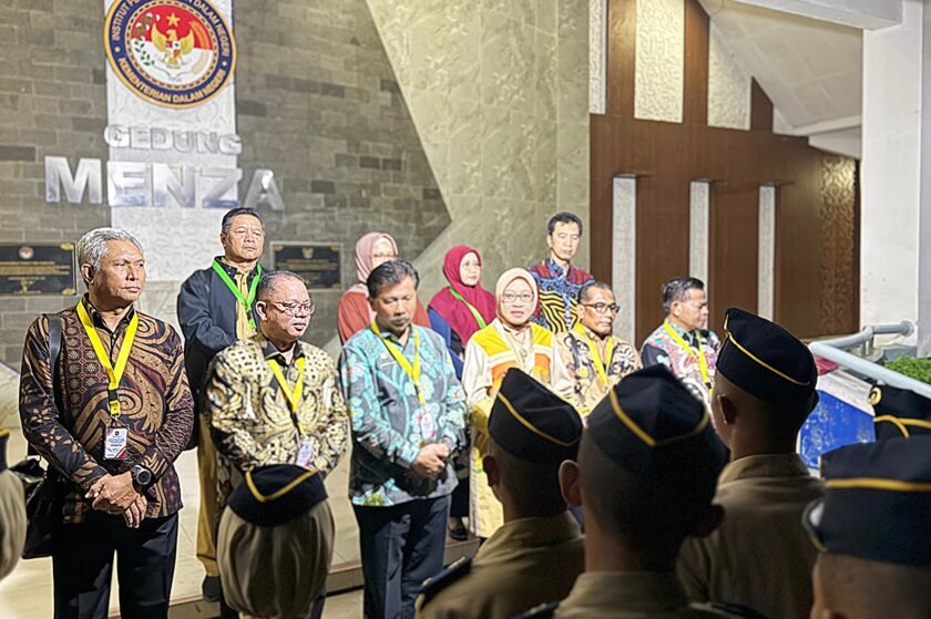 Sekda Sri Temui Praja Asal Kaltim di Jawa Barat