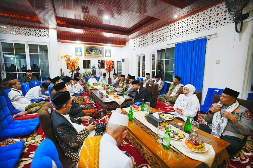 Kapolri Himbau Jaga Persatuan NKRI Saat Silaturahmi ke Ponpes An-Nur Malang