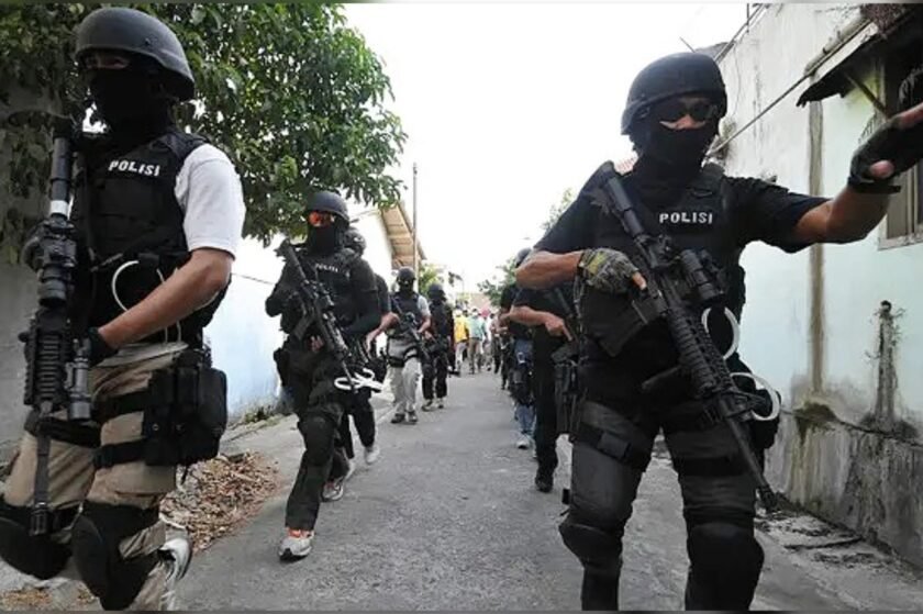 Densus 88 Amankan Empat Terduga Teroris Pendukung ISIS di Sumbar dan Sumut