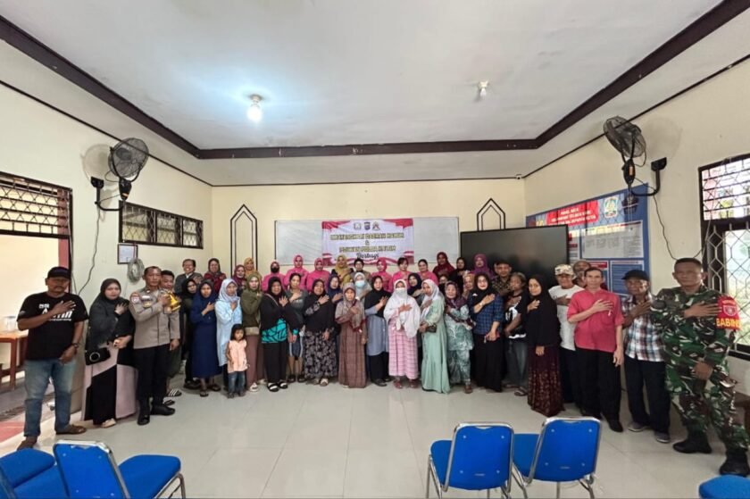 Polwan Polda Kaltim dan Bhayangkari  Gelar Aksi Sosial Berbagi di Kelurahan Telaga Sari