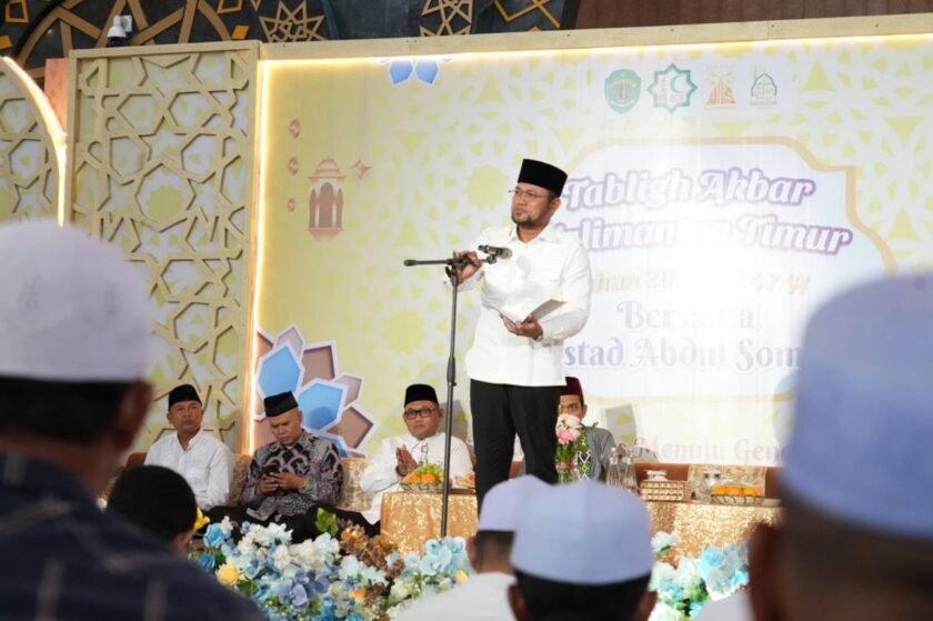 Rudy-Seno Bersama Ribuan Warga Hadiri Tablig Akbar UAS