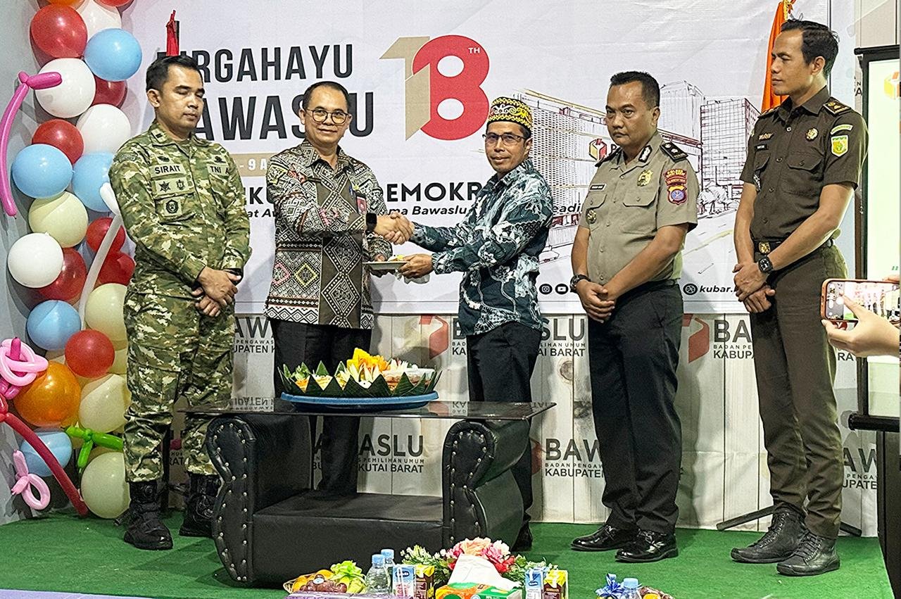 Momen HUT ke-18 Bawaslu Mengukuhkan Demokrasi di Kutai Barat